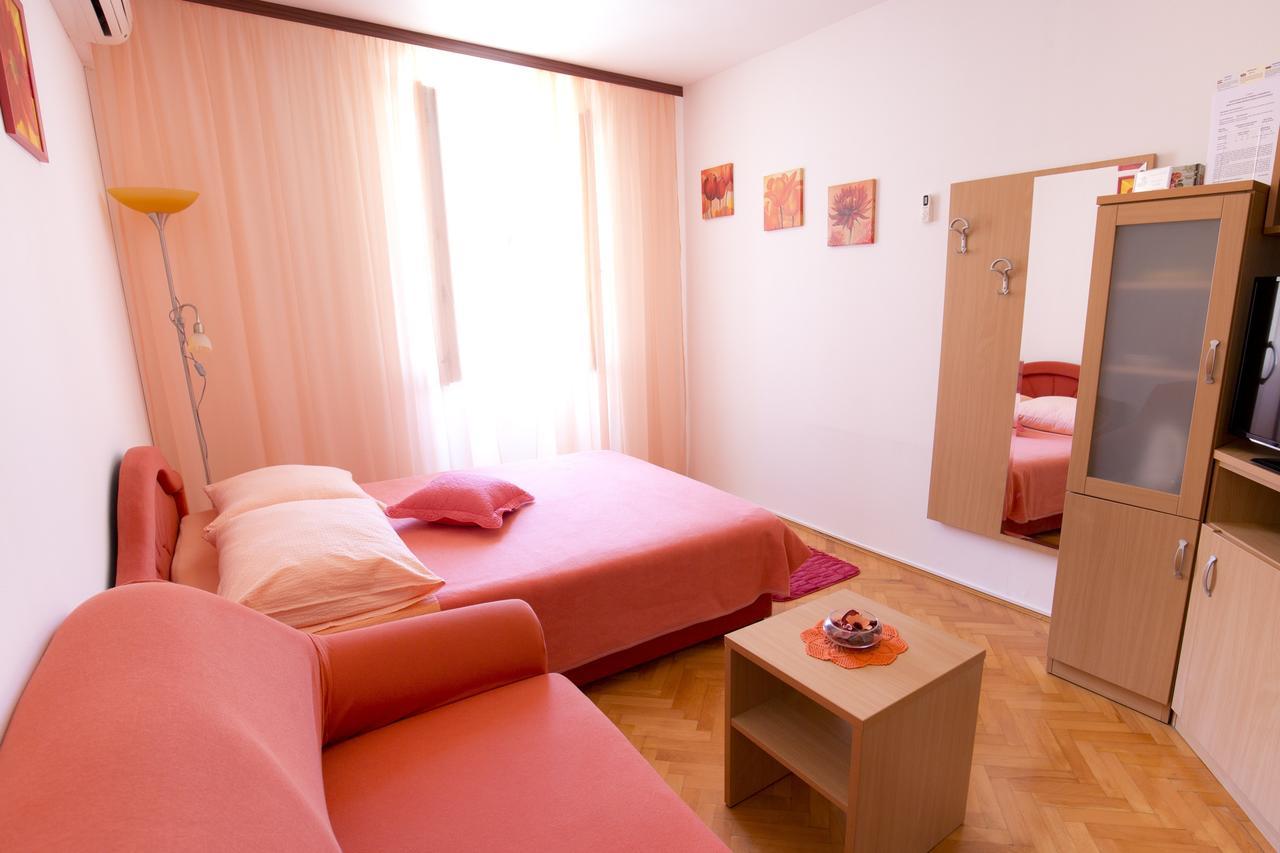 Apartment And Room Daria Vis Island Extérieur photo